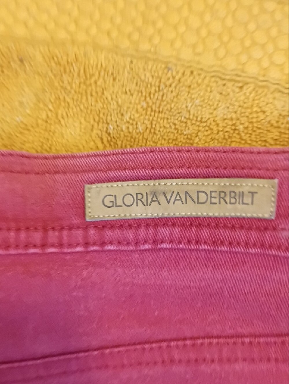 Gloria Vanderbilt Vintage High Waisted Tapered -Rise Women's Jeans in Berry Pink - Picture 4 of 5